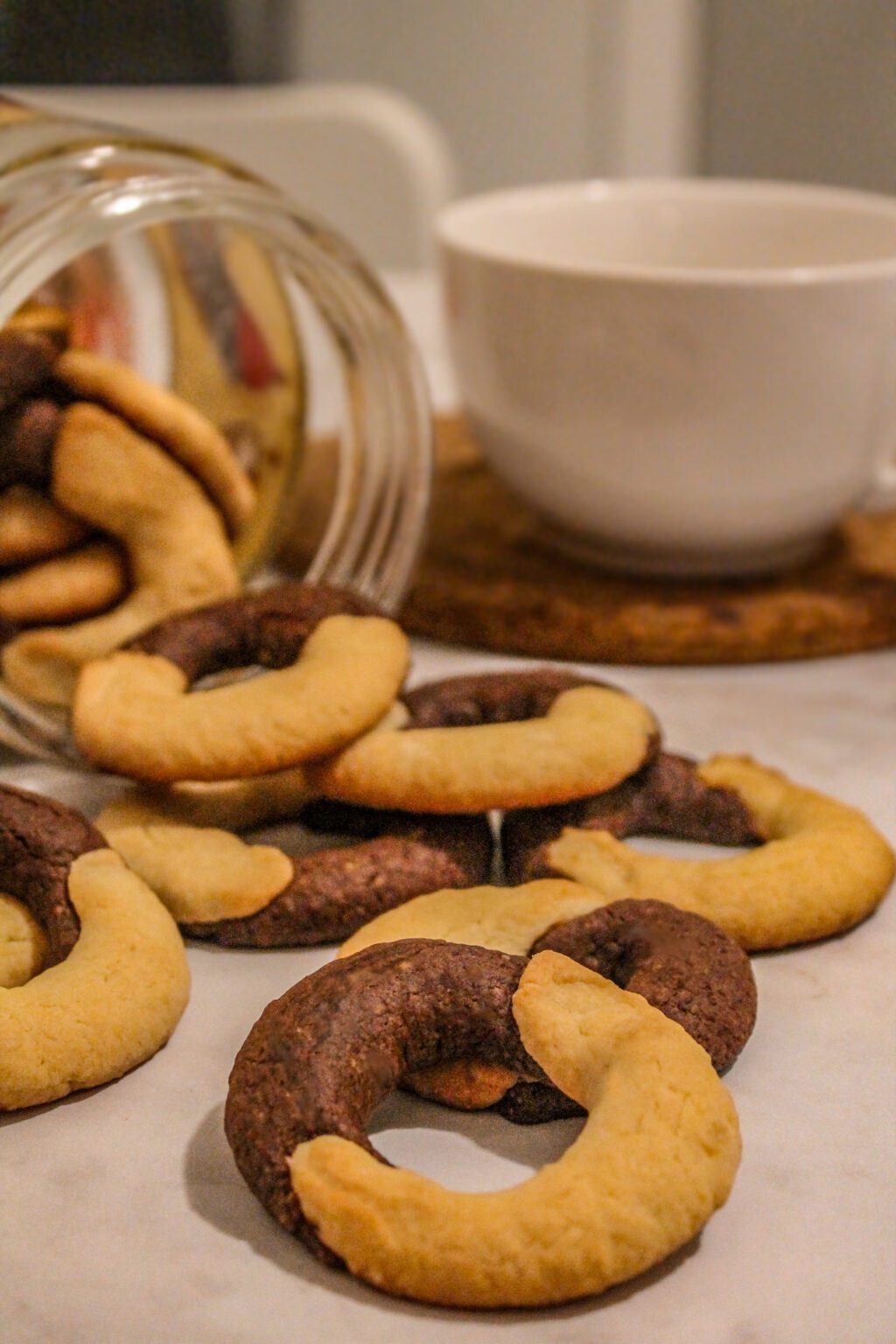 Biscotti abbracci: frollini panna e cacao fatti in casa