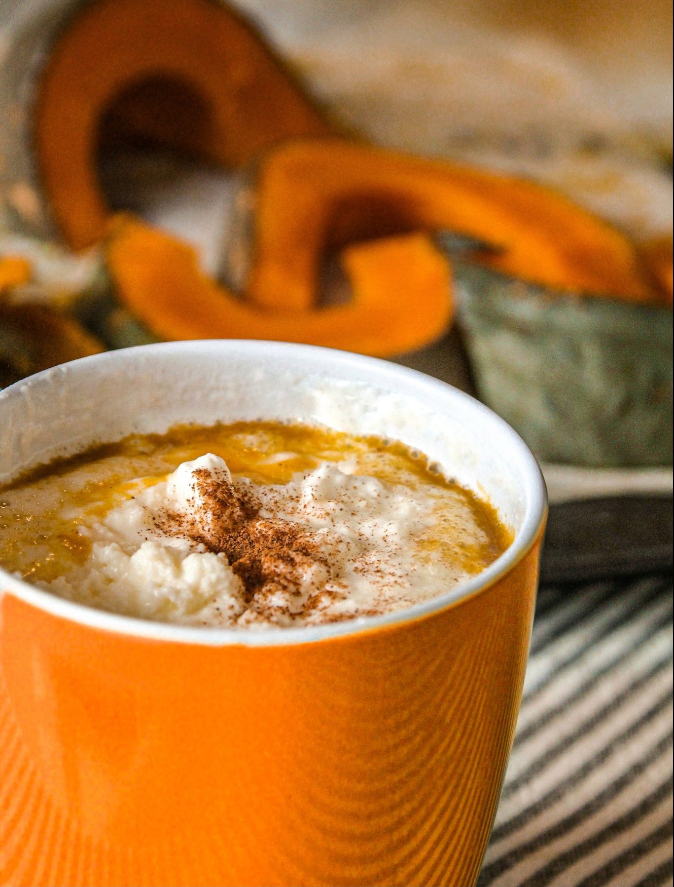 Scopri di più sull'articolo Pumpkin spice latte vegan, senza zuccheri aggiunti