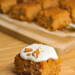 Carrot cake alle mandorle: vegan e gluten-free