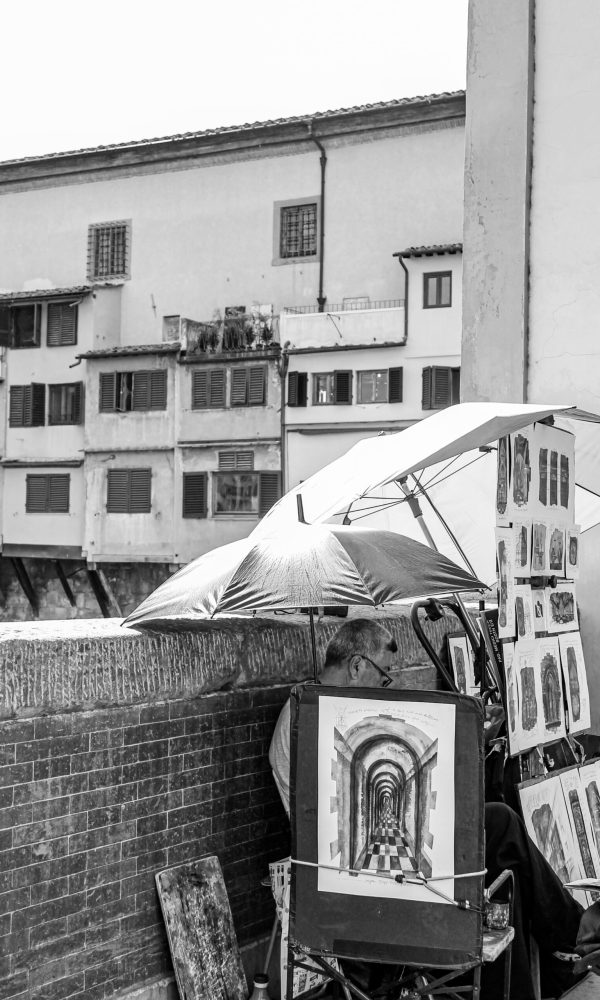 Foto in bianco e nero, uomo seduto, quadri